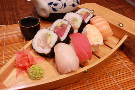Mix Sushi (8 Pieces)