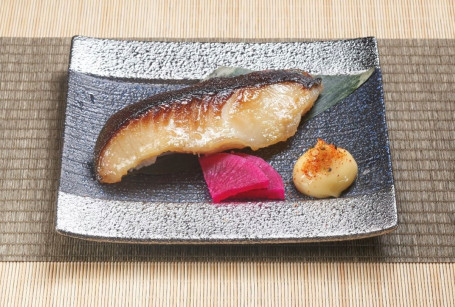 Yín Xuě Yú Xī Jīng Shāo Saikyo Miso Grilled Silver Cod Fish