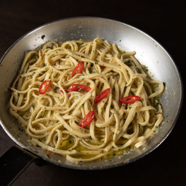 Pasta Aglio, Olio Peperoncino [Vegan]