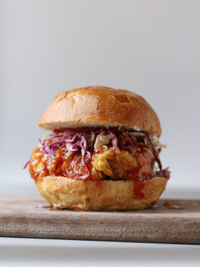 Yuán Wèi Zhà Jī Hàn Bǎo Fried Chicken Sandwich