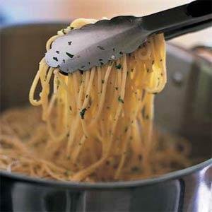 Spaghetti med hvidløg og olie