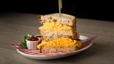 Scrambled Egg Sandwich (V)