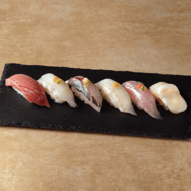 Jīng Xuǎn Yú Xiān Shòu Sī Shèng (6Jiàn  Selected Seasonal Sushi Platter (6 Pcs.