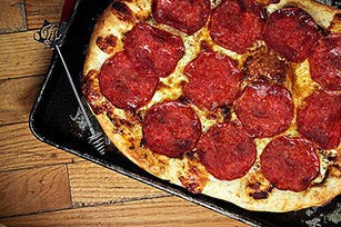 Pizza Salami-Champignons