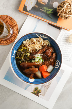 Tái Wān Niú Ròu Miàn Niú Tāng Dǐ Fèng Sòng Gǎng Shì Yǐn Pǐn Taiwan Beef Noodles Included Hong Kong Style Drink