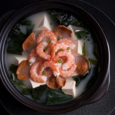 Kūn Bù Hǎi Xiā Dòu Fǔ Guō Lì Poached Shrimp, Bean Curd, Dried Shrimp, Kombu And Elm Fungi With Broth Regular