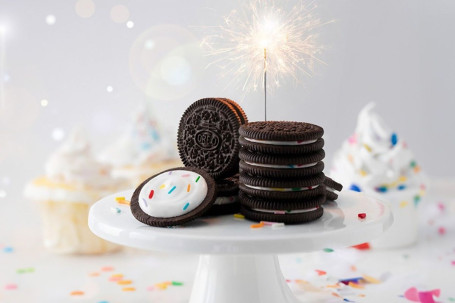 Oreo Cookie Birthday Cake Flavour 97G Shēng Rì Dàn Gāo Wèi