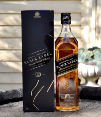 Johnnie Walker Black Label Blended Scotch Whisky 700Ml