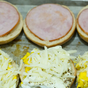 Sandwich Cu Bacon, Gouda Și Ou Pentru Micul Dejun
