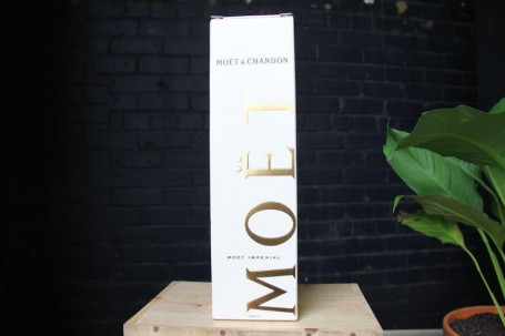 Moet Chandon Champagne 750Ml