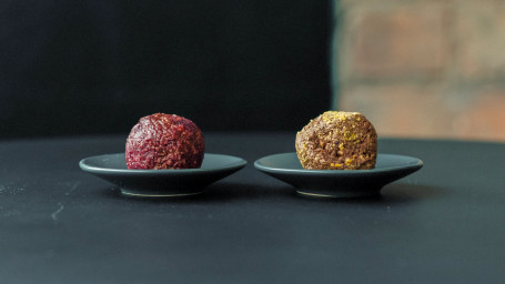 Pitaya, Hazelnut And Chocolate Protein Ball (Gf Vegan)