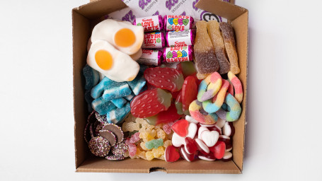 7 Random Munchie Box (0.75Kg)