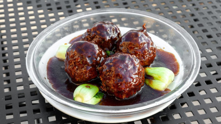 D7. Shanghai Style Stewed Pork Ball With Brown Sauce