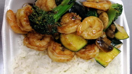 10. Shrimp With Vegetables Steam Rice