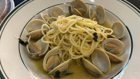 Spaghetti Vongole (Clams)