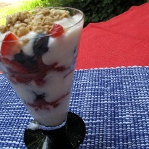 Jordbær-Blåbær Yoghurt Parfait