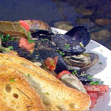 White Wine Sautéed-Garlic Mussels