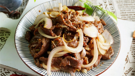 1. Sautéed Sliced Beef With Onion Cōng Bào Niú Ròu