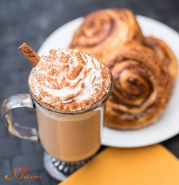 Cinnamon Roll Latte