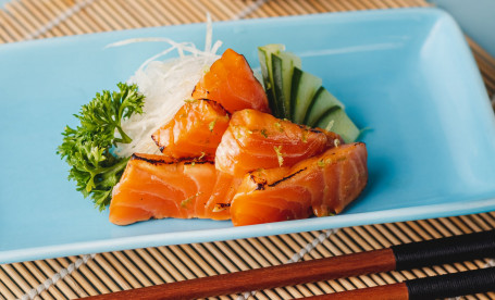 Salmon Aburi Sashimi (7Pc)