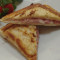 Panino Con Prosciutto E Formaggio Grigliato