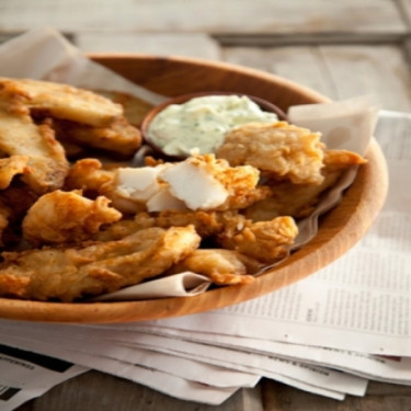 Ølpaneret Fisk Og Pommes Frites