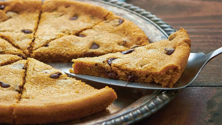 8 Chocolate Chip Pizza Cookie