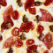 Kødagtig italiensk pizza (910 cal)