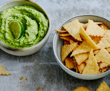 Chips Med Guacamole