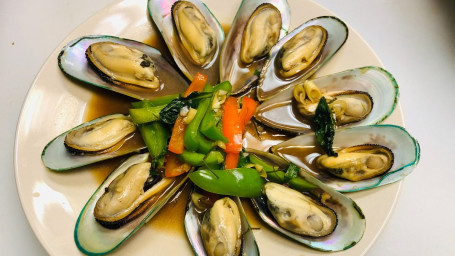 Thai Herb Mussels