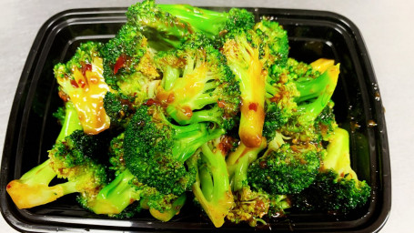 D6. Broccoli With Garlic Sauce