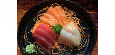 Assorted Sashimi (Small) 10 Pieces