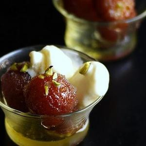 Hot Gulab Jamun