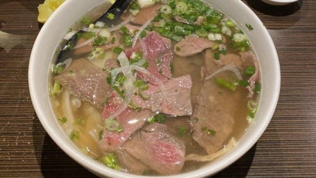 21 Rare Beef Filet, And Beef Brisket Noodle Soup   Ph Ti Chn