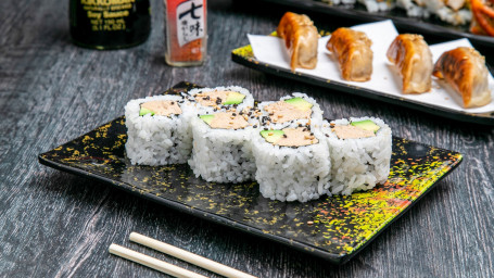 Medium Sushi Roll (6 Pieces)