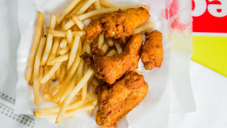 4 Pcs Chicken Wings With Fries And Soda