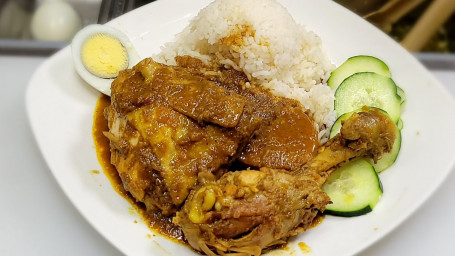 M1. Curry Chicken Rice