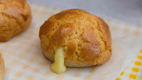 Original Pineapple Puffs (2 Pieces) Bō Luó Wáng