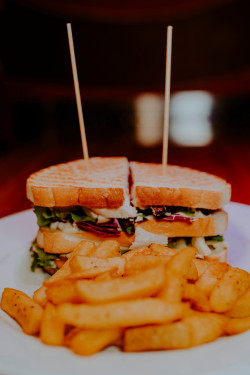 Live Lounge Club Sandwich