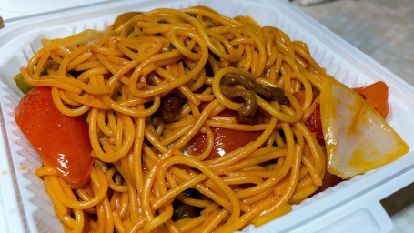 8. Tomato Beef Chow Mein