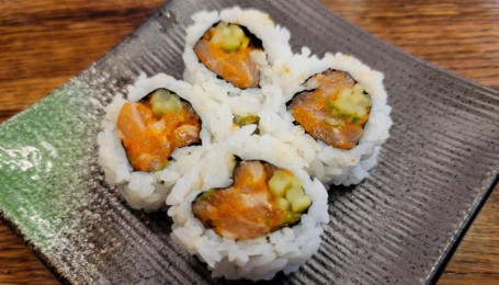 Cr8-Spicy Salmon Roll 8Pc