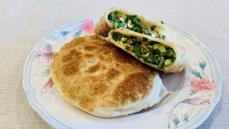 Green Chive Pancake (2 Pcs) Jiǔ Cài Hé Zi