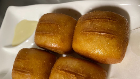 Deep-Fried Buns With Condensed Milk Huáng Jīn Xiǎo Mán Tóu