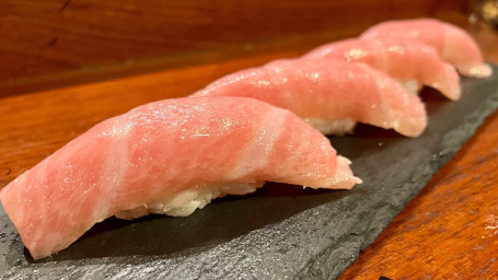 Lucky Toro Sushi 4 Pcs