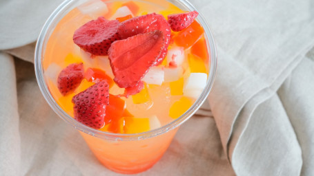 Strawberry Lemonade With Fresh Fruits