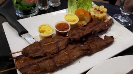 Antichuco De Churrasco Con Papa Dorada