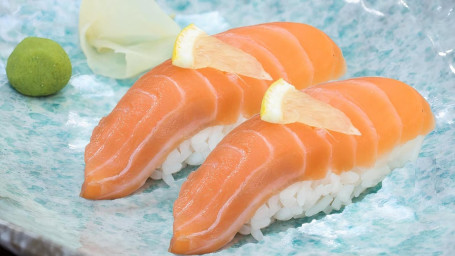 Nigiri Sashimi Di Salmone