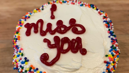 Write A Message On A Cupcake