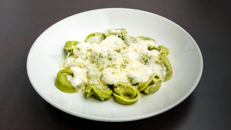 Spinach Tortellini With Alfredo Sauce