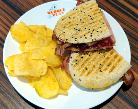 Brie, Cranberry Bacon Crisps)